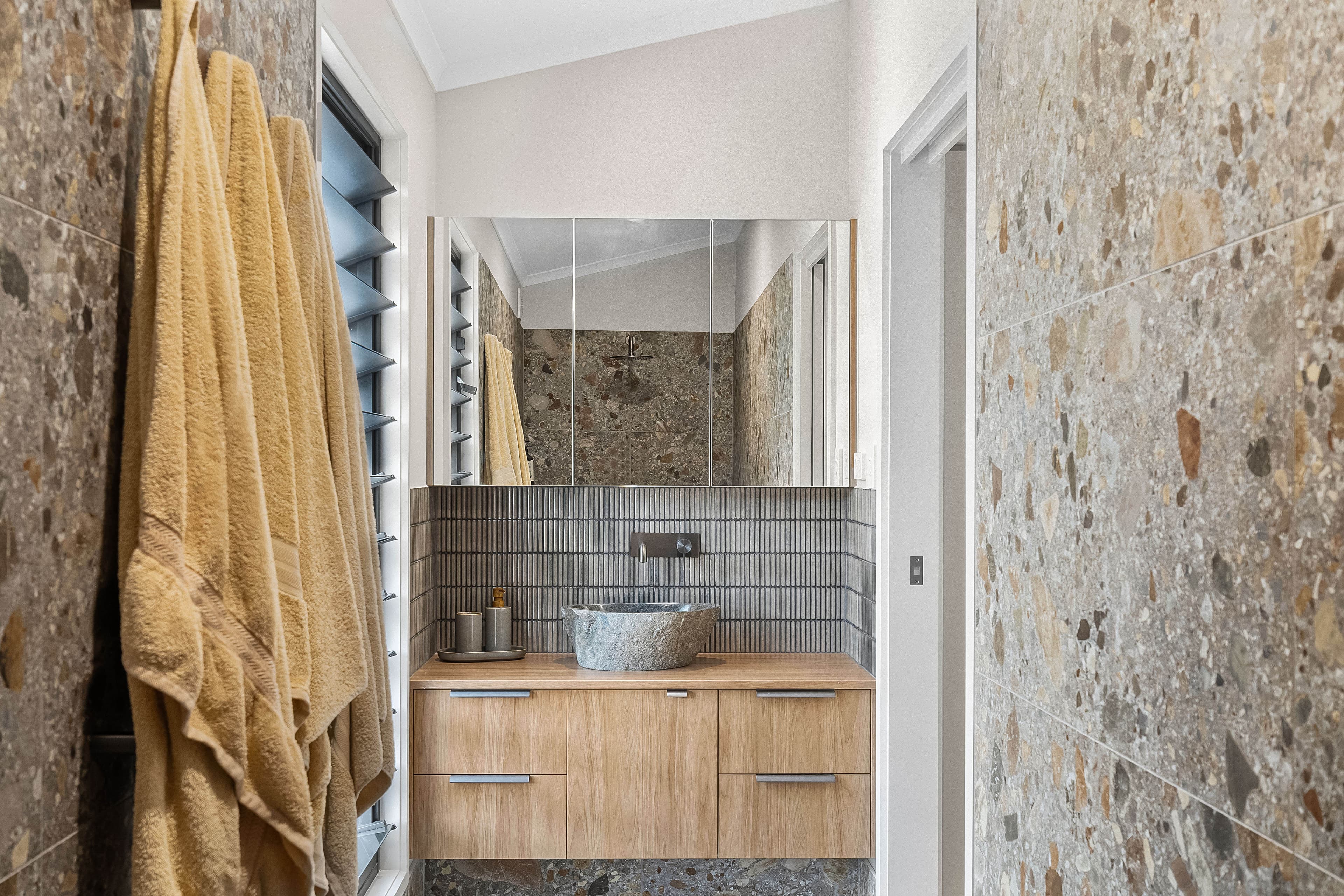 Oly Homes Modular 4 bedroom Bargara home design bathroom